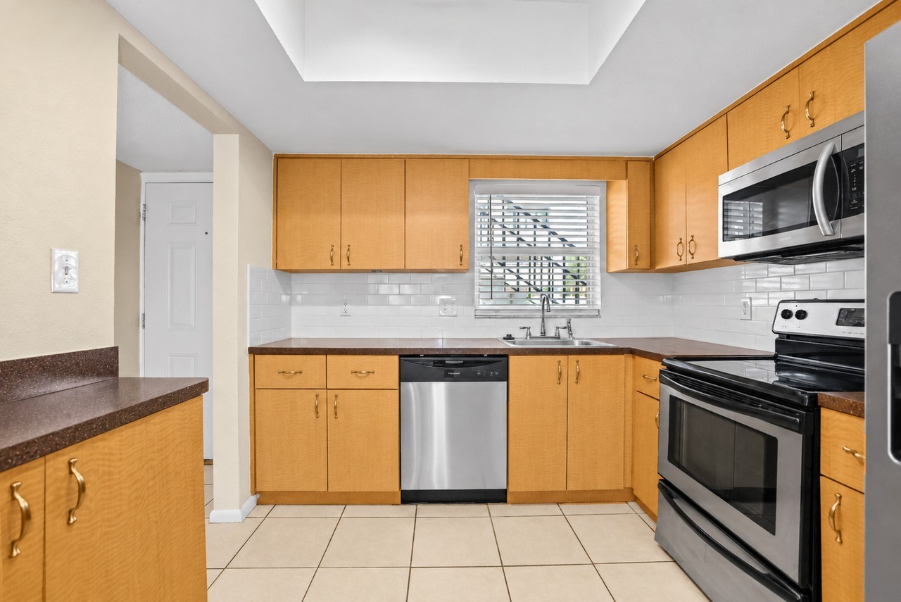 4420 37th St S #5 - Photo 5 of 10