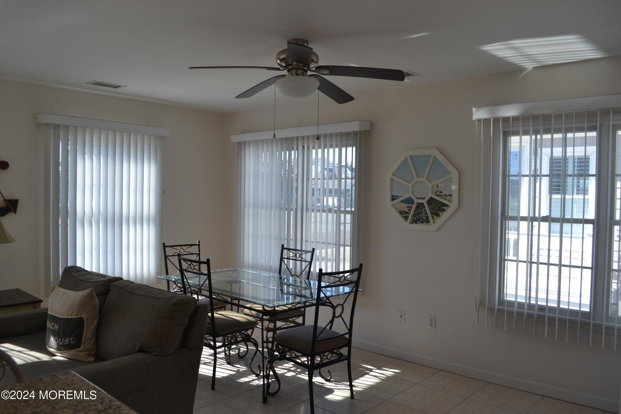 1707R Baltimore Ave - Photo 5 of 11