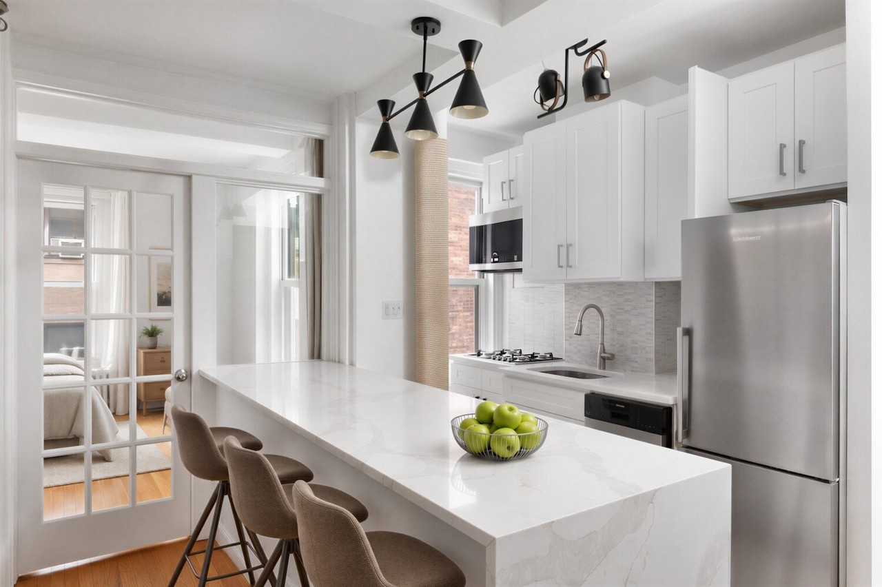 200 W 108th St - Photo 5 of 10