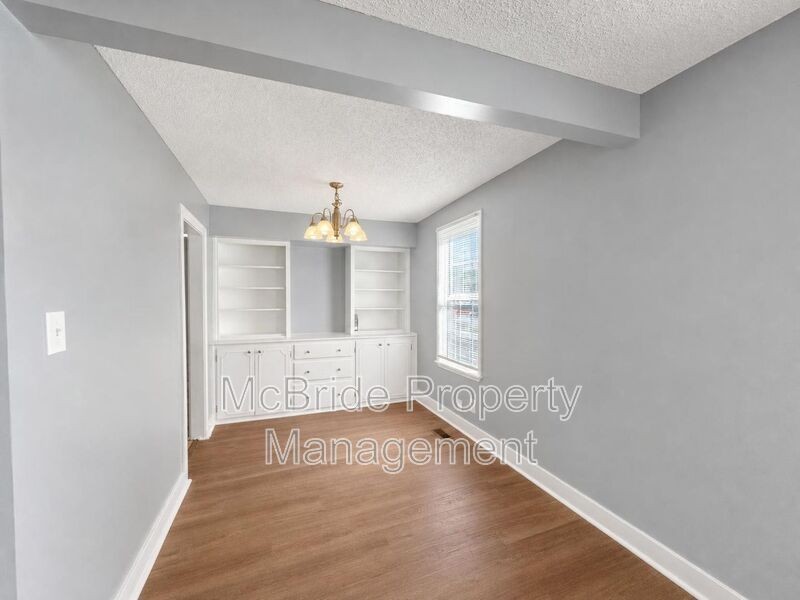 1122 Murphy St - Photo 5 of 20