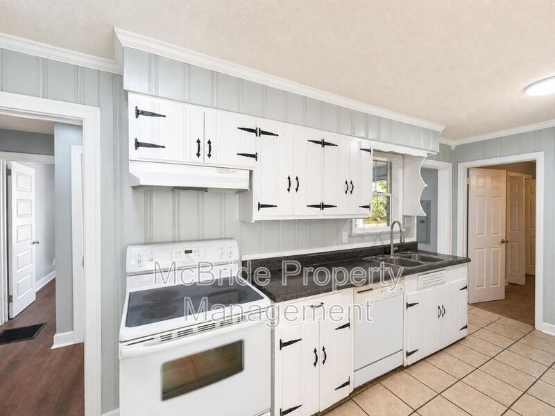 1122 Murphy St - Photo 7 of 20