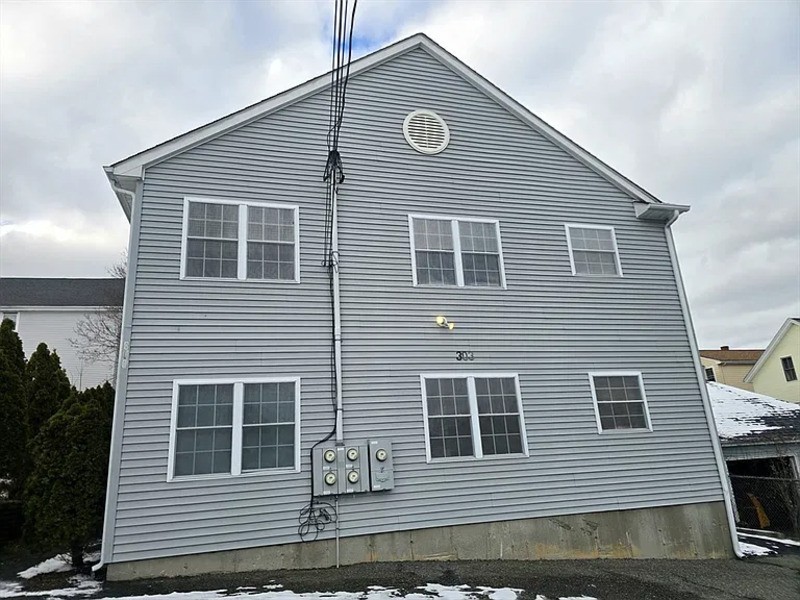 303 Eagle St #C - Photo 3 of 36
