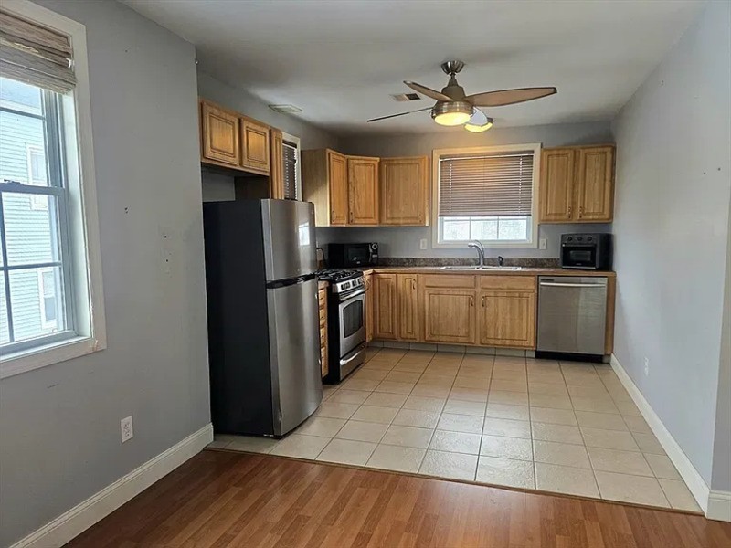 303 Eagle St #C - Photo 4 of 36
