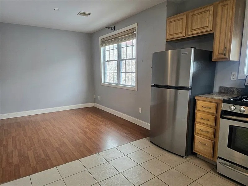 303 Eagle St #C - Photo 5 of 36