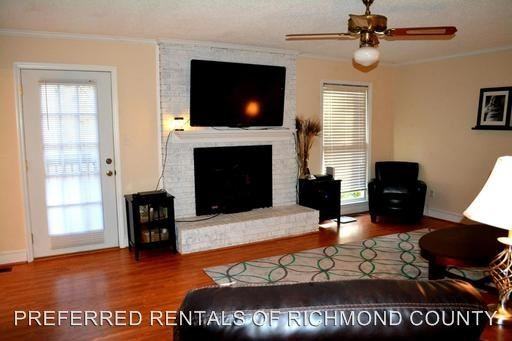 142 Fairway Dr - Photo 2 of 6