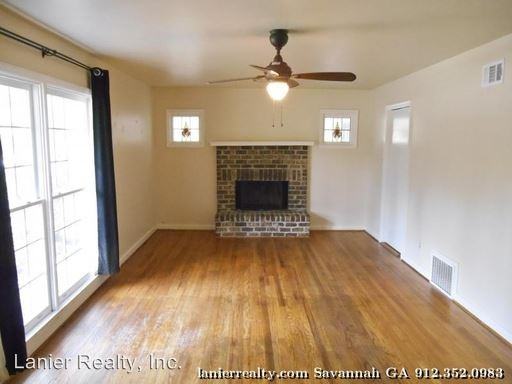 2231 Daffin Dr - Photo 2 of 13