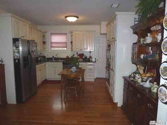 16 Nadine Ln - Photo 3 of 11