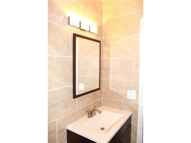 2714 NW 13th St - Photo 2 of 8