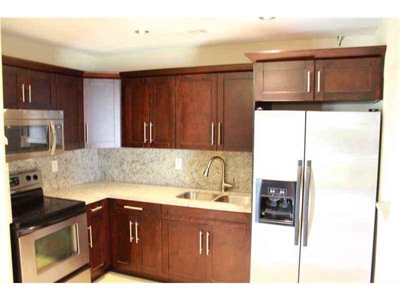 2714 NW 13th St - Photo 3 of 8