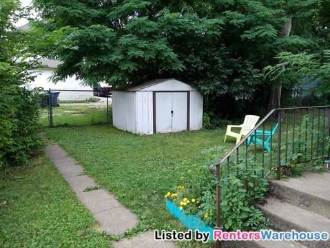 1106 Oliver Ave N - Photo 2 of 15