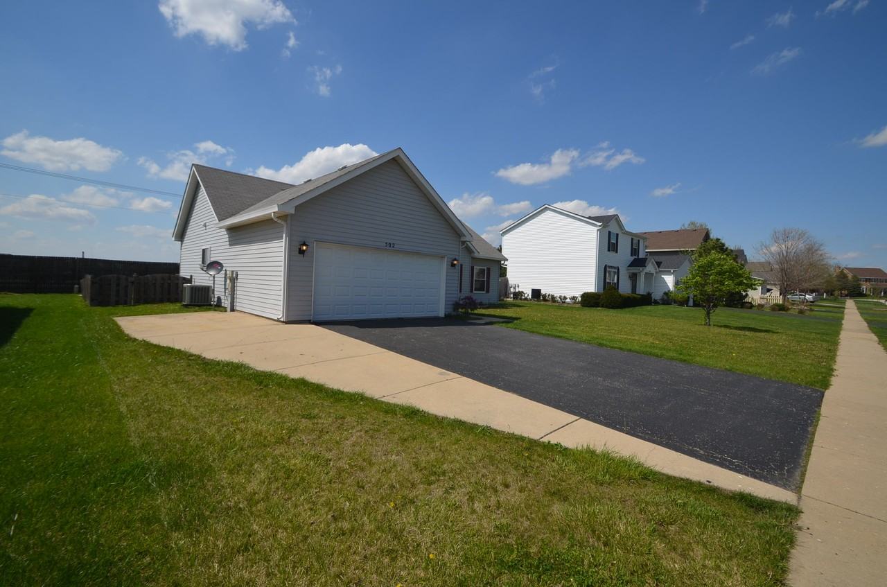 502 Magnolia Dr - Photo 3 of 23