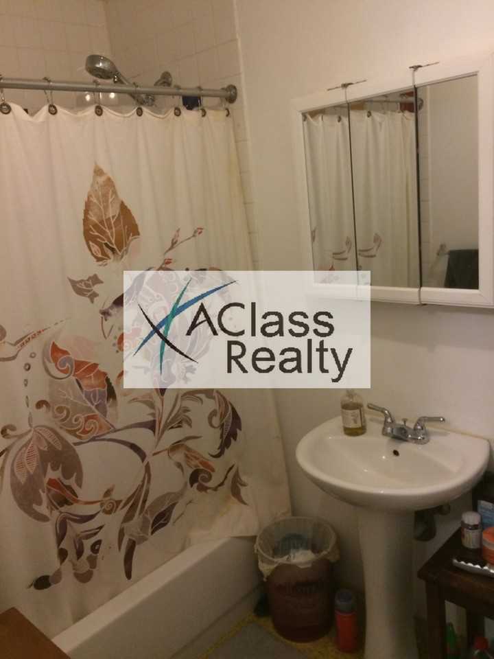 34-42 10th Street #1 - Photo 3 of 10