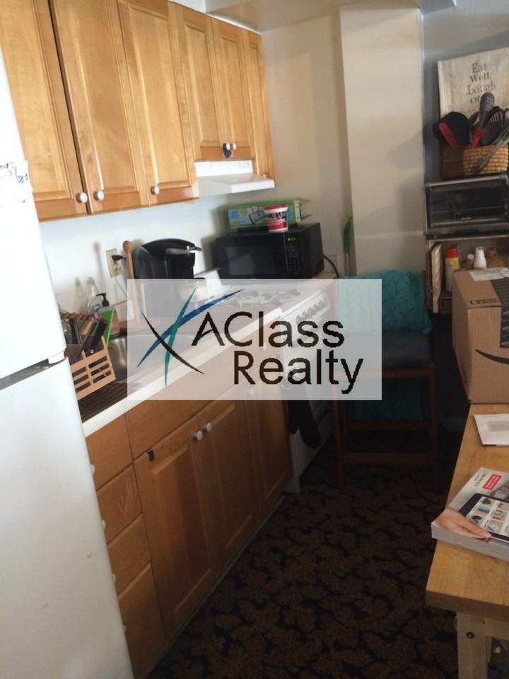 34-42 10th Street #1 - Photo 2 of 10