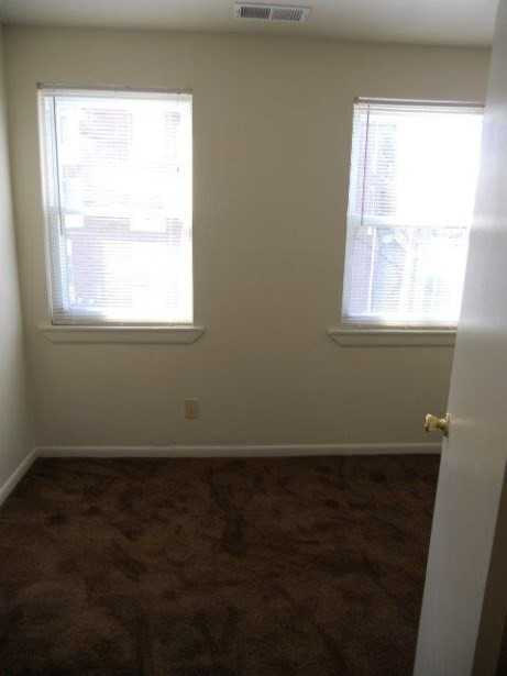 904 Bevan St - Photo 2 of 5