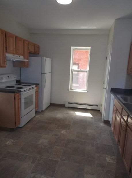 37 Saratoga St - Photo 2 of 5