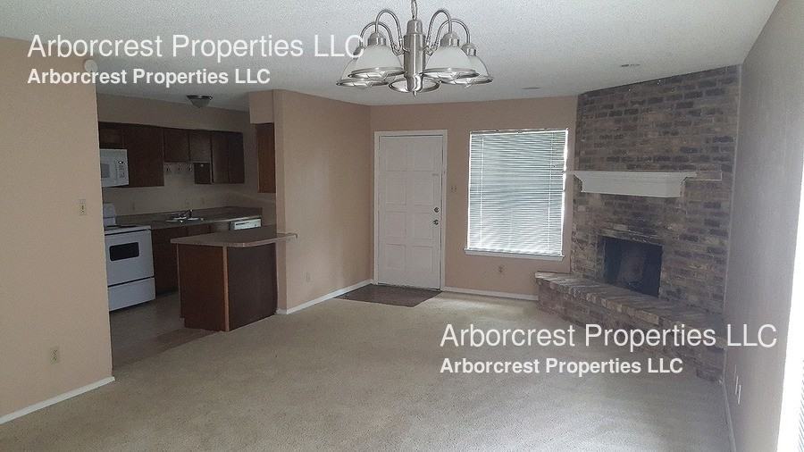 913 W Rochelle Rd #1 - Photo 2 of 11
