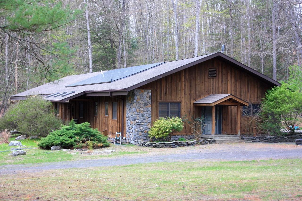 215 Beaverkill Rd - Photo 2 of 28