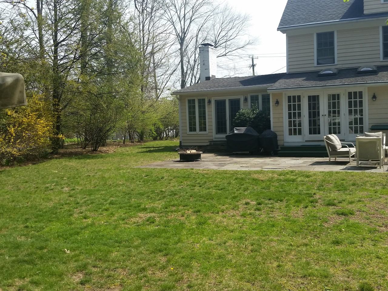 83 Kings Hwy N - Photo 3 of 10