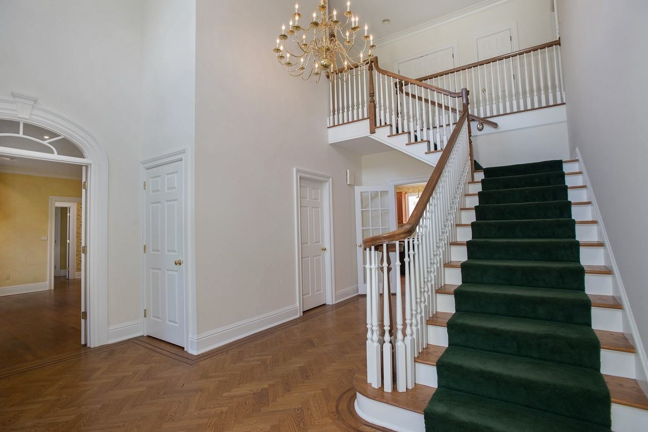 134 Valley Rd - Photo 2 of 22