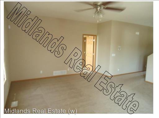 2406 Walnut Creek Dr - Photo 2 of 15