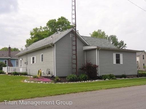 621 N Indiana St - Photo 3 of 12