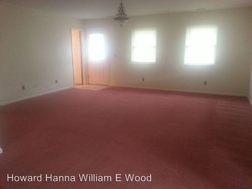 136 Edgewater Dr - Photo 2 of 10