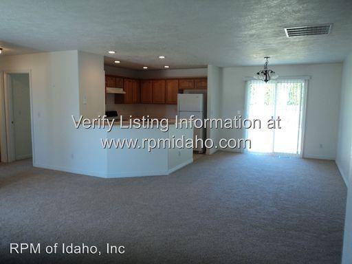 1602 Spruce Creek Loop - Photo 2 of 12