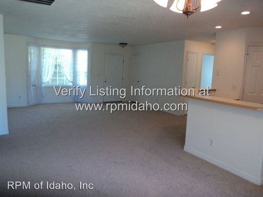 1602 Spruce Creek Loop - Photo 3 of 12