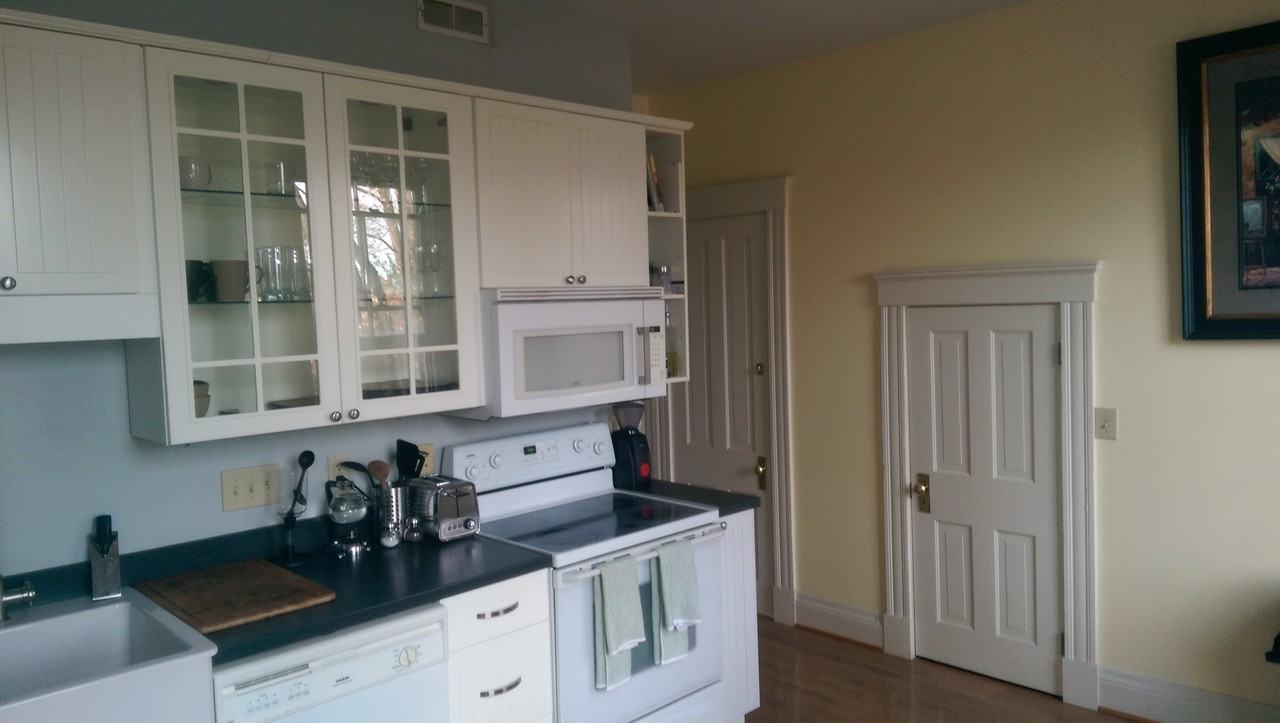 1346 Broadway Strexcuvouuuet #3 - Photo 2 of 9