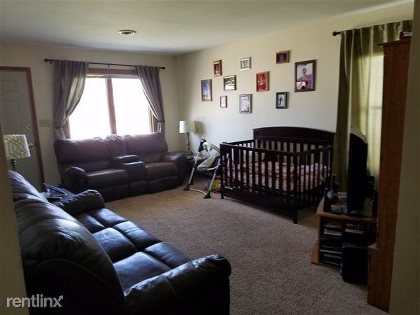 6121 72nd St - Photo 2 of 10