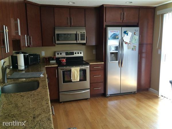 835 Mt Hope St #5 - Photo 3 of 9