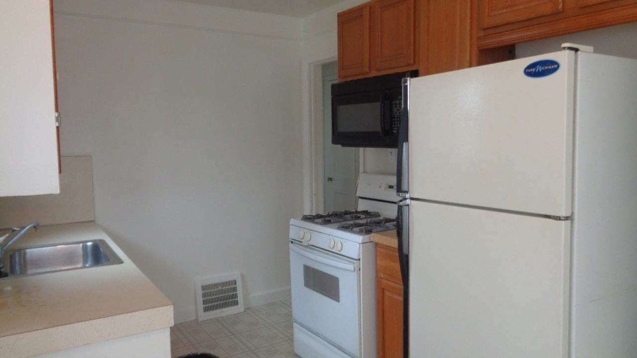 3446 Westpoint St - Photo 3 of 19