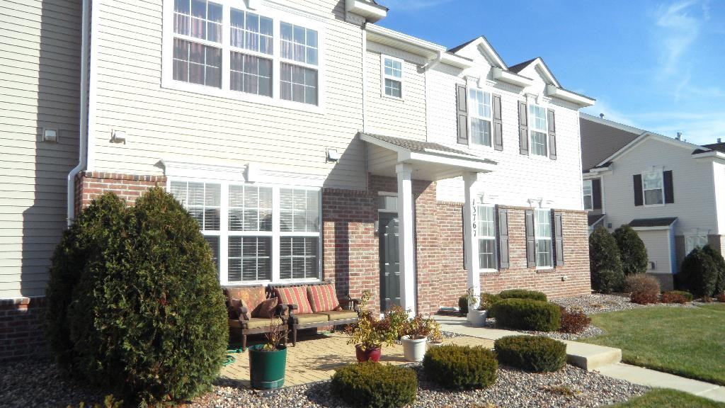 13767 Atrium Ave - Photo 2 of 14
