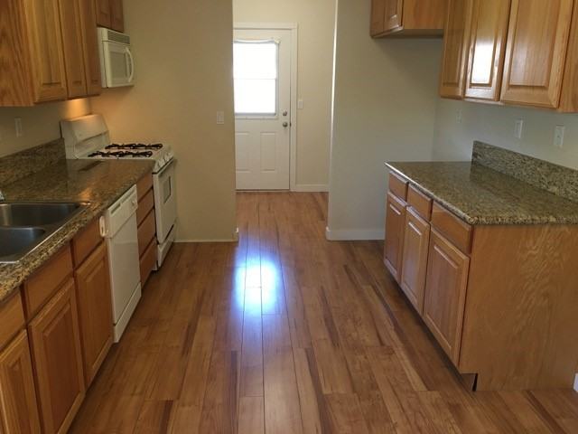 1616 Tunnel Hill Dr - Photo 2 of 12