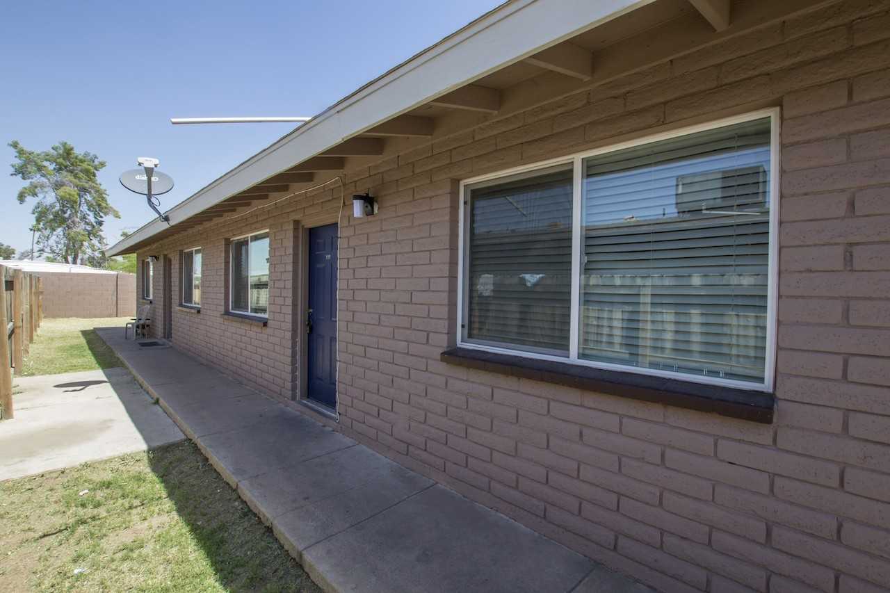 140 E Ingram - Photo 3 of 19