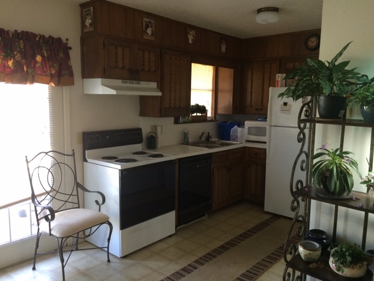 805 Apache Dr - Photo 2 of 2