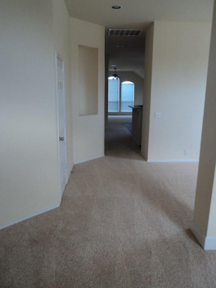 700 Vallejo Dr - Photo 2 of 16