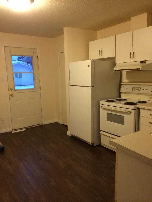 5707 52 Ave - Photo 2 of 5