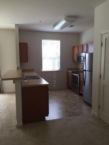 407 Silversmith Ln - Photo 3 of 24