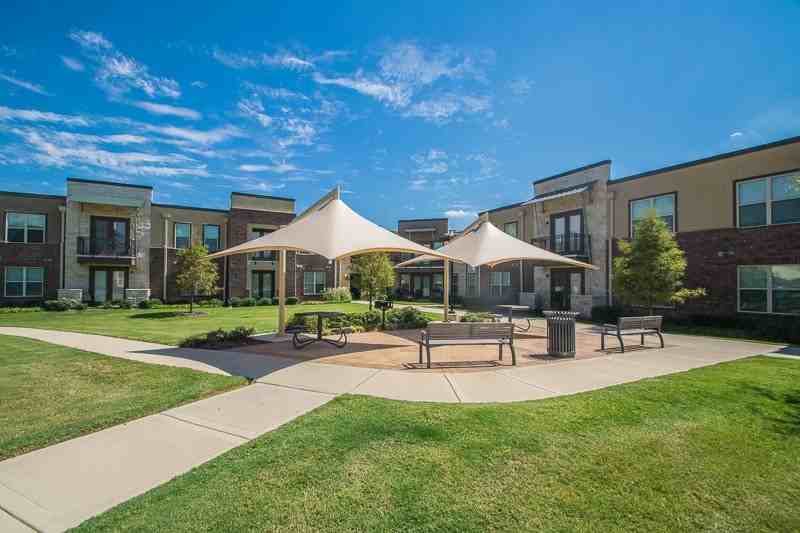 Oxford at The Boulevard - Photo 2 of 50