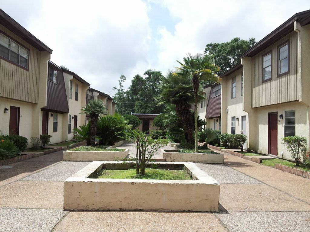 Sunset Grove Apartments for Rent 2801 W Sunset Dr, Orange, TX 77630