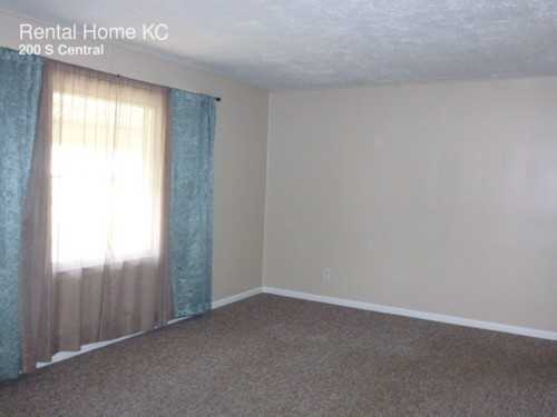 200 S Central St - Photo 2 of 18