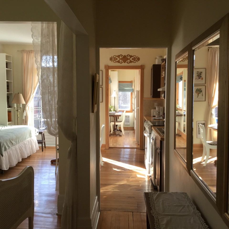 1029 Rue Gilford - Photo 2 of 8