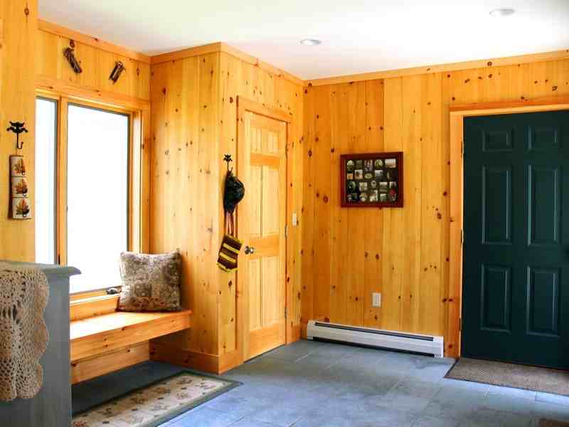 1295 Middletown Rd - Photo 2 of 8