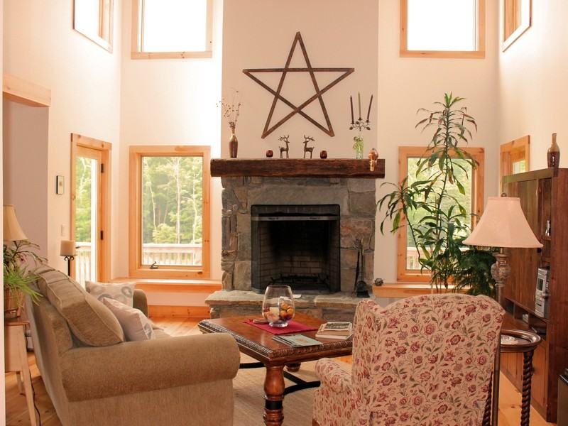 1295 Middletown Rd - Photo 3 of 8