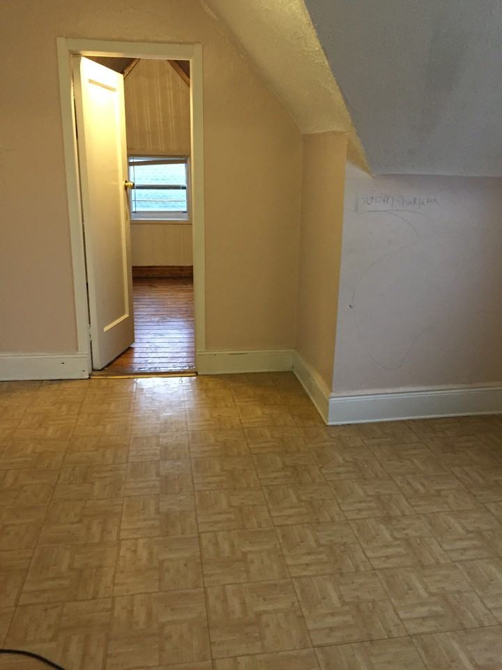 89-06 Woodhaven Blvd - Photo 3 of 8