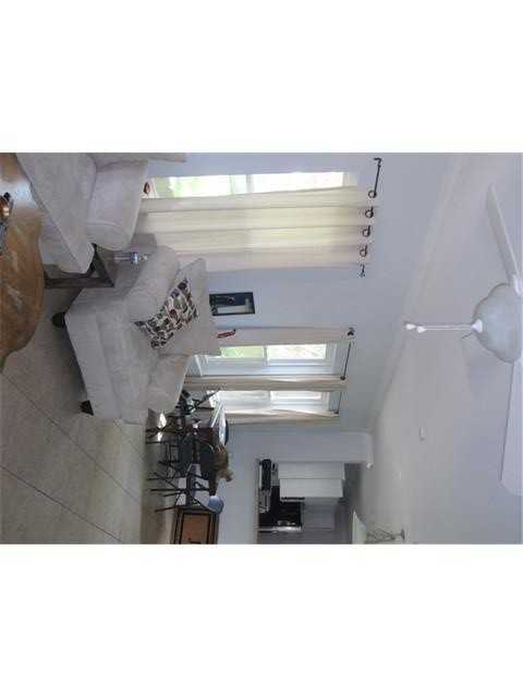 302 Homedale St - Photo 3 of 12