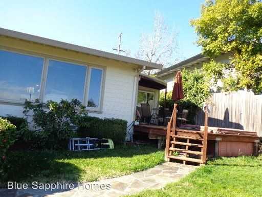 9 Ash Ave - Photo 3 of 24