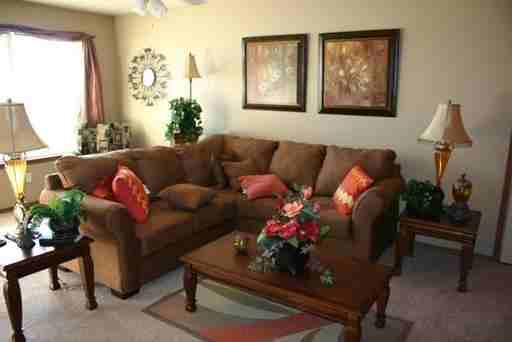 304 E Laura St - Photo 3 of 8