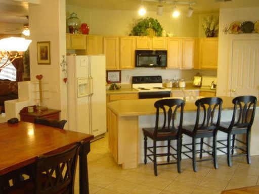 3512 E Cotton Ct - Photo 2 of 3